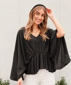 Ave Shops Main Character Moment Top In Black Clothing