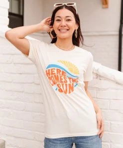 Ave Shops Clothing Here Comes The Sun Graphic Tee