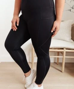 Ave Shops Keep Up Black Leggings