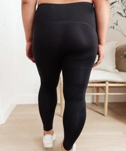 Ave Shops Keep Up Black Leggings