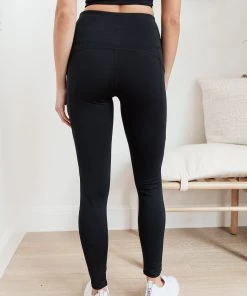 Ave Shops Keep Up Black Leggings