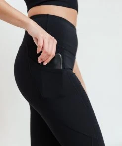 Ave Shops Keep Up Black Leggings