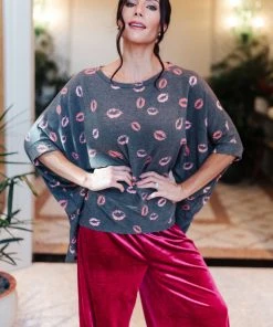 Ave Shops Kiss Kiss Top In Charcoal Clothing