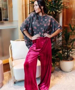 Ave Shops Kiss Kiss Top In Charcoal Clothing