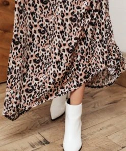 Ave Shops Amari Ankle Boots In White