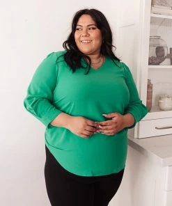 Ave Shops Clothing Lucky Chic Top In Kelly Green