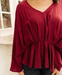 Ave Shops Main Character Moment Top