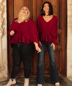 Ave Shops Main Character Moment Top