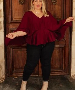 Ave Shops Main Character Moment Top