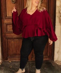 Ave Shops Main Character Moment Top