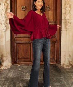 Ave Shops Main Character Moment Top