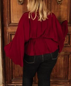 Ave Shops Main Character Moment Top