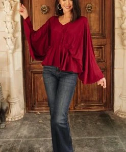 Ave Shops Main Character Moment Top