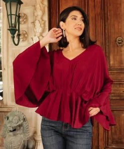 Ave Shops Main Character Moment Top