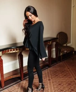 Ave Shops Main Character Moment Top In Black Clothing