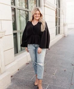 Ave Shops Main Character Moment Top In Black Clothing