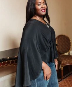 Ave Shops Main Character Moment Top In Black Clothing