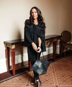 Ave Shops Main Character Moment Top In Black Clothing