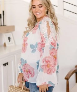 Ave Shops Maisy Floral Blouse In Ivory Clothing