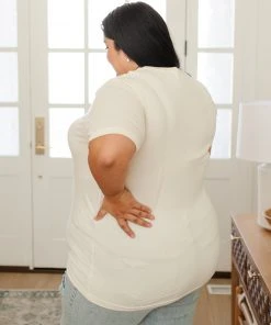 Ave Shops Clothing Mama Graphic Tee - Stylish Short Sleeve Top for Women 52 Ave Shops Clothing Mama Graphic Tee