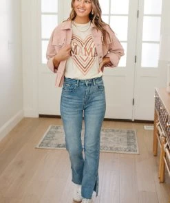 Ave Shops Clothing Mama Graphic Tee - Stylish Short Sleeve Top for Women 39 Ave Shops Clothing Mama Graphic Tee