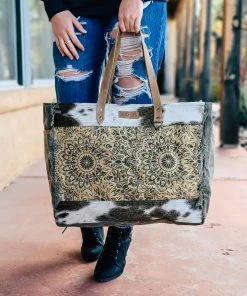 Sixtease Mandala Cowhide Weekender Bag