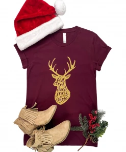 The Cinchy Cowgirl CLEARANCE GRAPHICS CLOSEOUT- Maroon Oh Deer Christmas Short Sleeve Tee
