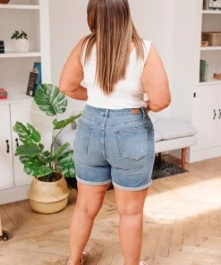 Ave Shops Women's Mid-rise Dandelion Embroidery Cuffed Shorts - Stylish Casual Bottoms 25 Ave Shops Mid-rise Dandelion Embroidery Cuffed Shorts