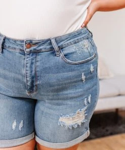 Ave Shops Women's Mid-rise Dandelion Embroidery Cuffed Shorts - Stylish Casual Bottoms 23 Ave Shops Mid-rise Dandelion Embroidery Cuffed Shorts