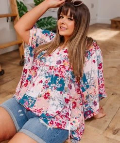 Ave Shops Peace On Earth Top