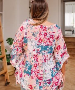 Ave Shops Peace On Earth Top