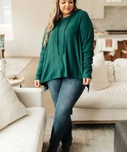 Ave Shops Rolling Hills Top In Green