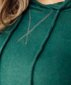 Ave Shops Rolling Hills Top In Green