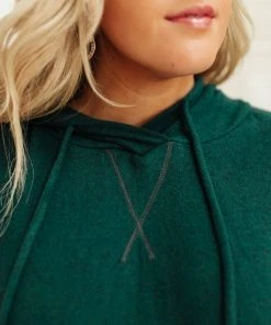 Ave Shops Rolling Hills Top In Green