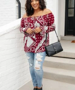 Ave Shops Runaway Top In Burgundy