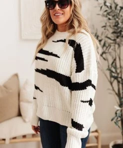 Ave Shops Show Your Claws Sweater Clothing