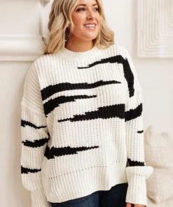 Ave Shops Show Your Claws Sweater Clothing