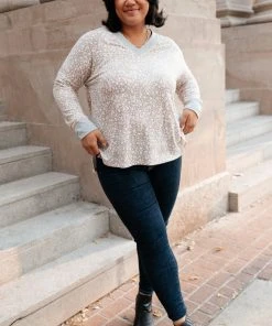 Ave Shops Spotted In The City Top