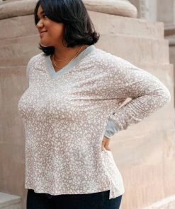 Ave Shops Spotted In The City Top