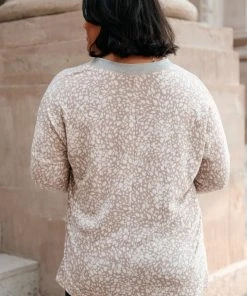 Ave Shops Spotted In The City Top