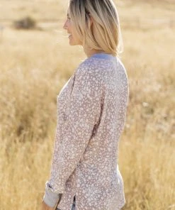 Ave Shops Spotted In The City Top