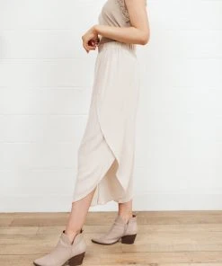 Ave Shops Spring Dream Pants In Sand Bottoms & Jeans