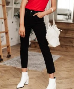 Ave Shops Amari Ankle Boots In White