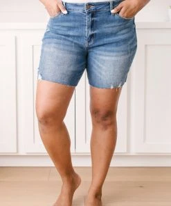 Ave Shops Straight Edge Dark Wash Shorts | Stylish Jeans Bottoms for Men & Women 35 Ave Shops Straight Edge Dark Wash Shorts Bottoms & Jeans