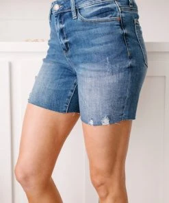 Ave Shops Straight Edge Dark Wash Shorts | Stylish Jeans Bottoms for Men & Women 30 Ave Shops Straight Edge Dark Wash Shorts Bottoms & Jeans