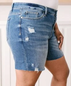 Ave Shops Straight Edge Dark Wash Shorts | Stylish Jeans Bottoms for Men & Women 38 Ave Shops Straight Edge Dark Wash Shorts Bottoms & Jeans