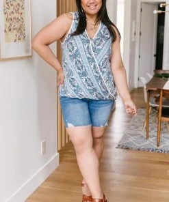 Ave Shops Clothing Streets Of Paris In Turquoise