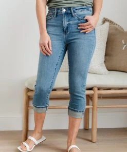 Ave Shops Suzie Mid-Rise Cuffed Capris Bottoms & Jeans