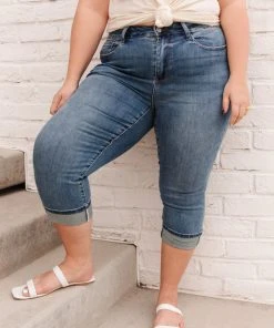 Ave Shops Suzie Mid-Rise Cuffed Capris Bottoms & Jeans