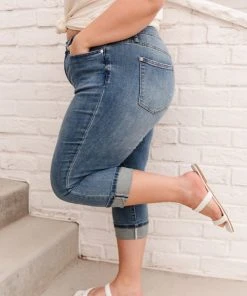 Ave Shops Suzie Mid-Rise Cuffed Capris Bottoms & Jeans